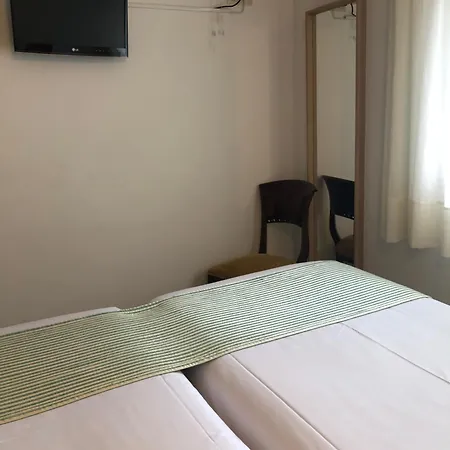 Πανσιόν Airinos Do Mar